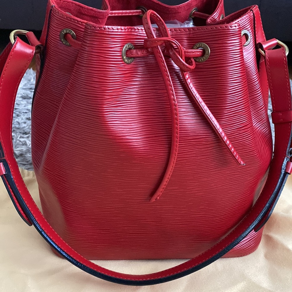 Authentic Louis Vuitton Petit Noe Red - Picture 5 of 16